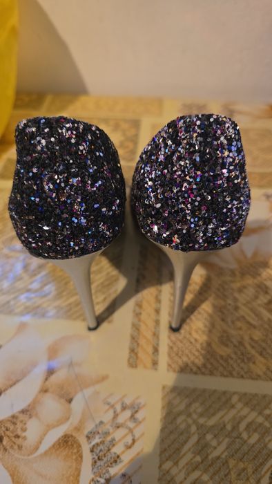 Продавам Дамски обувки