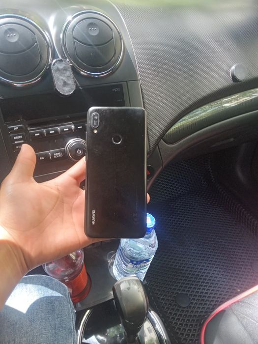 Huawei qotmasdan ishlidi aybi yoq oynasi singab ishlashiga ummuman hal