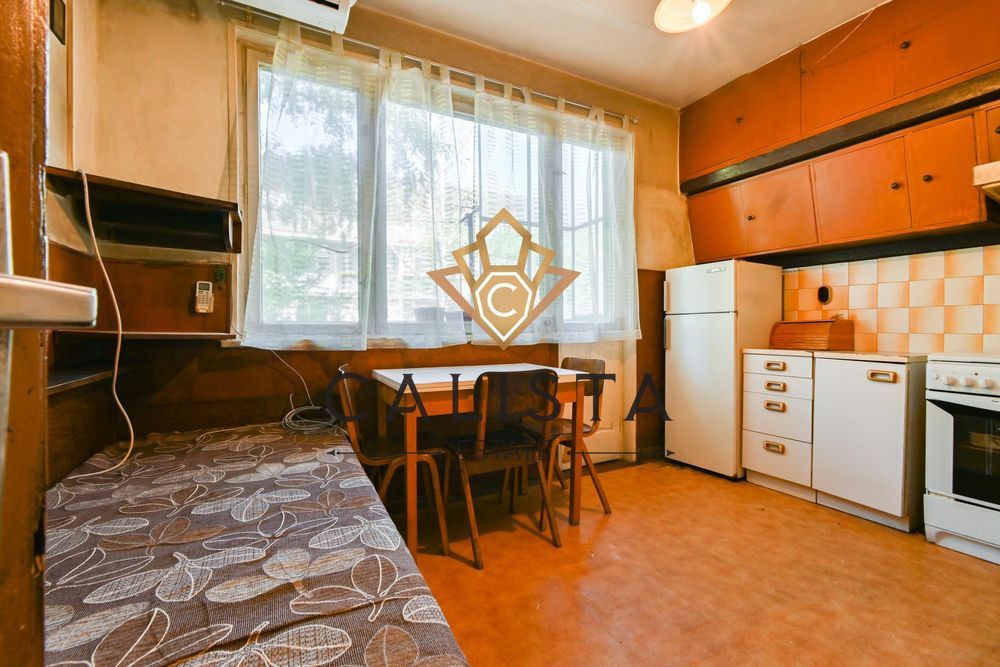 Тристаен апартамент за продажба в ж.к. Сухата река, 2093279