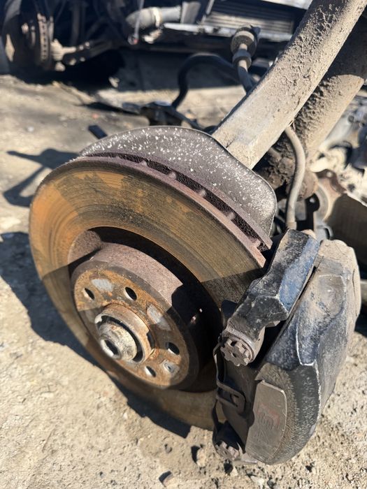 Предни спирачки от Ауди с4 б8 345мм