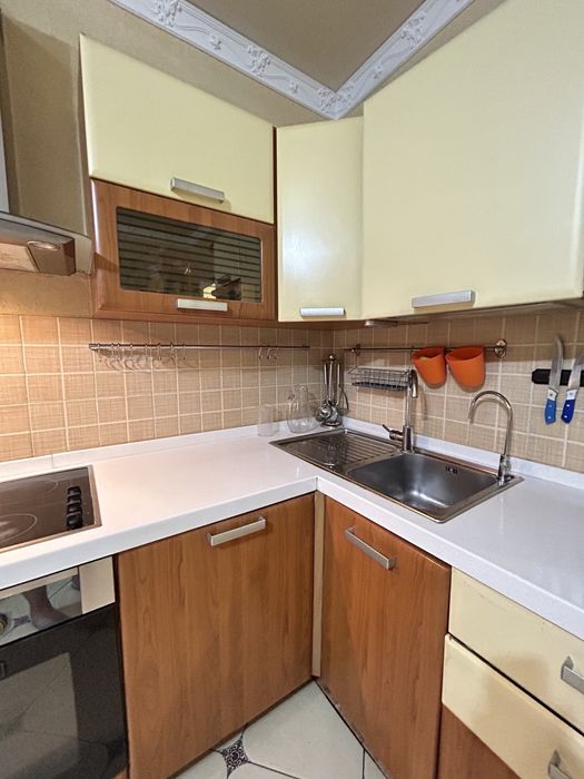 Продается кухонный гарнитур с техникой