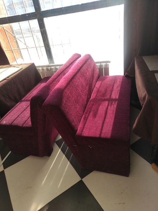 Продам диванчики и столы