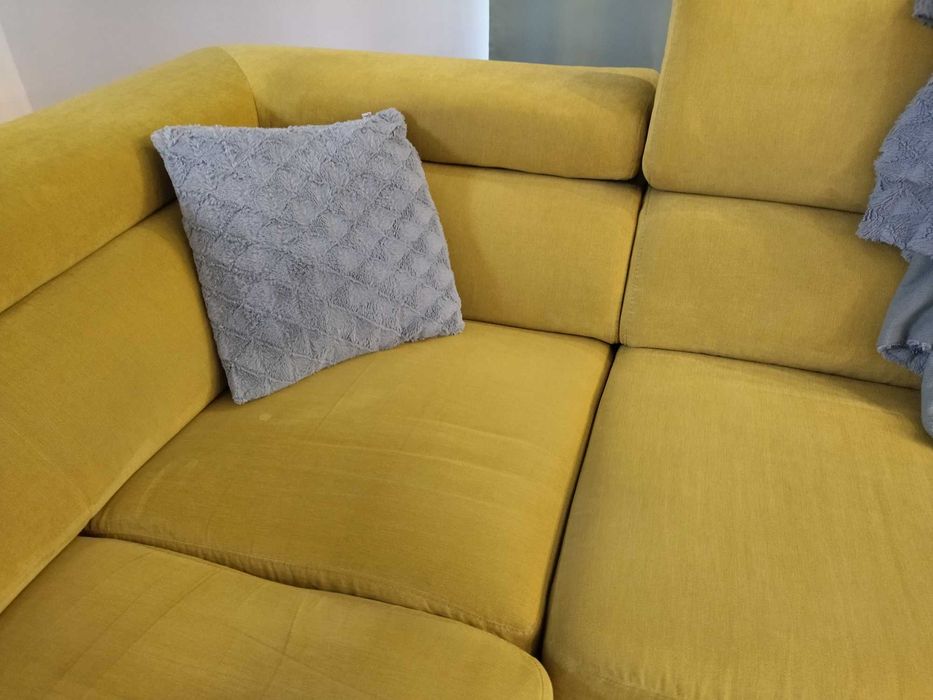 Ъглов диван жълт