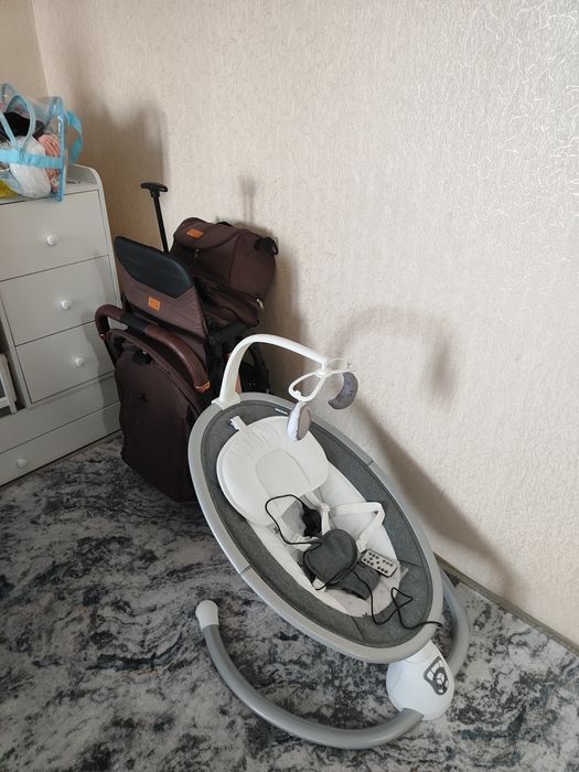 Продам новый шезлонг (электрокачеля)