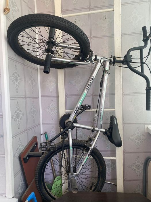 Сортивный велосипед BMX