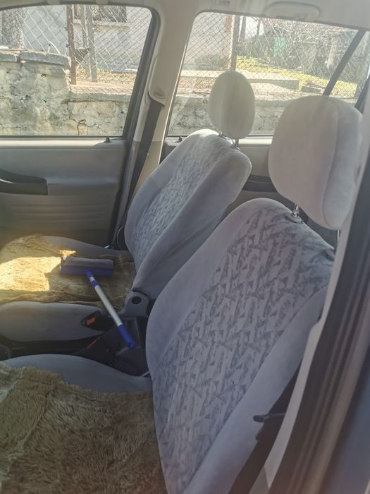 Опел Зафира  цял или по договаряне с газов инжекцион и комплект гуми