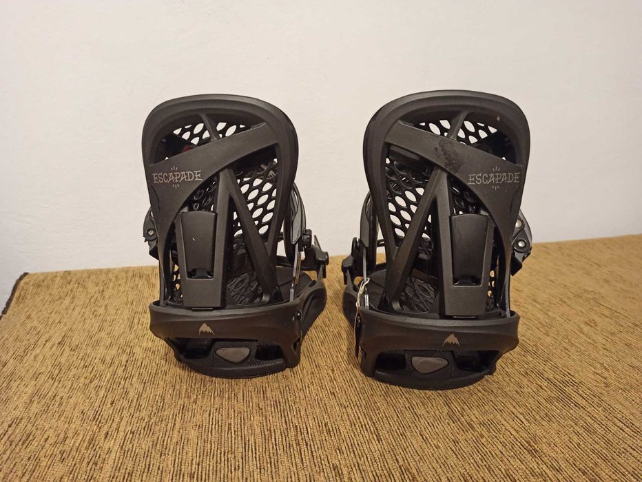 Legături snowboard femei Burton Escapade.