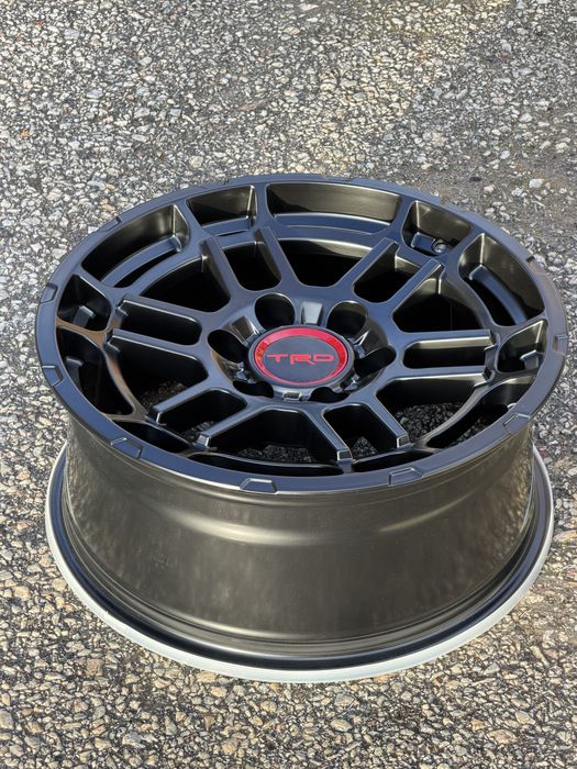 Off Road Джанти 17 “ цола 6х139.7 чисто нови Toyota Mitsubishi Ranger
