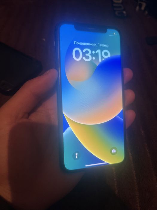 Продам Iphone X в хорошем состояний