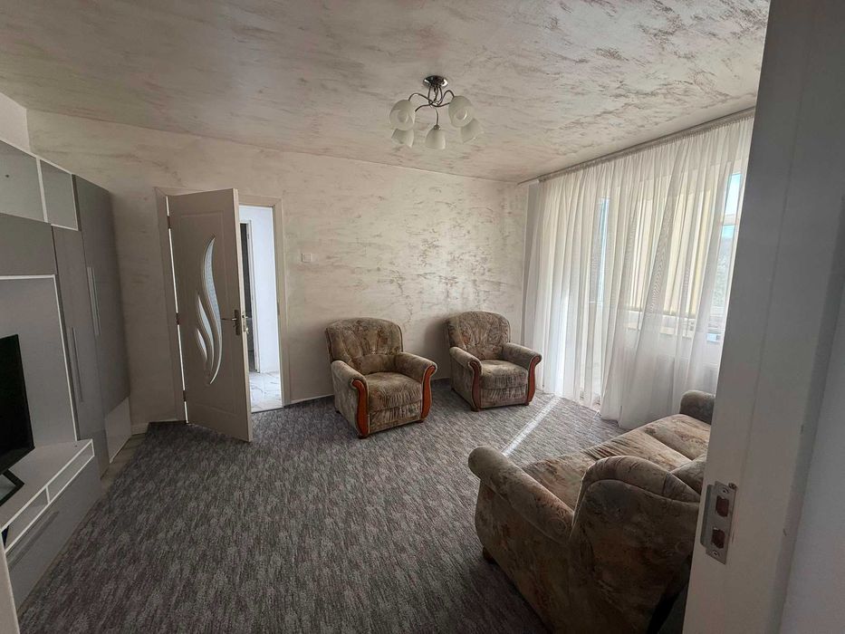 Închiriez apartament 2 camere zona Podul Ros