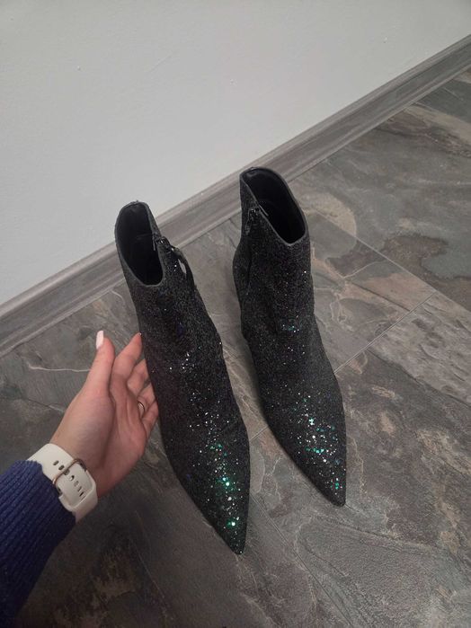 Дамски обувки с ток