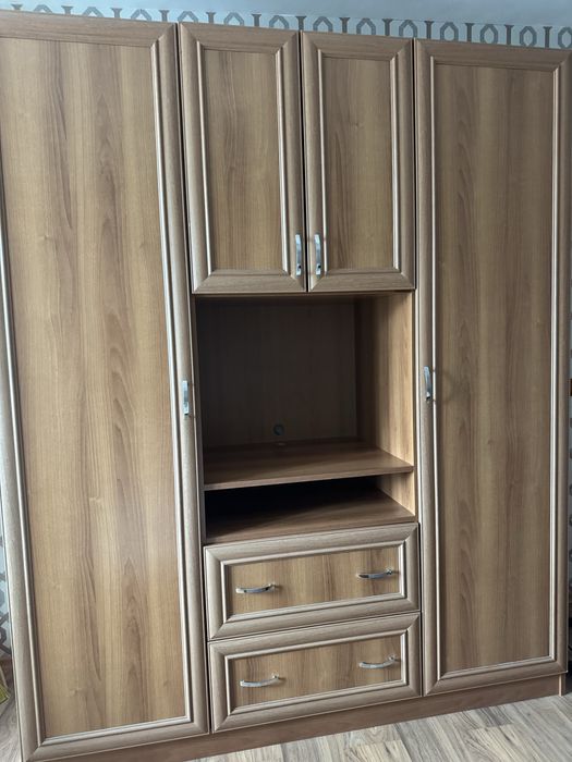 Шакаф за дрехи дъб