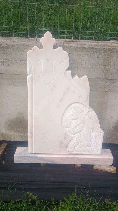 Monumente funerare, cruci marmură