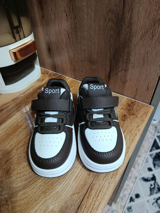 Продам детскую обувь