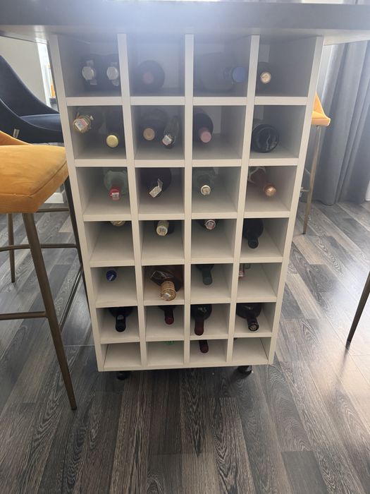 Vand masa din mdf frezat si vopsit +4 scaune