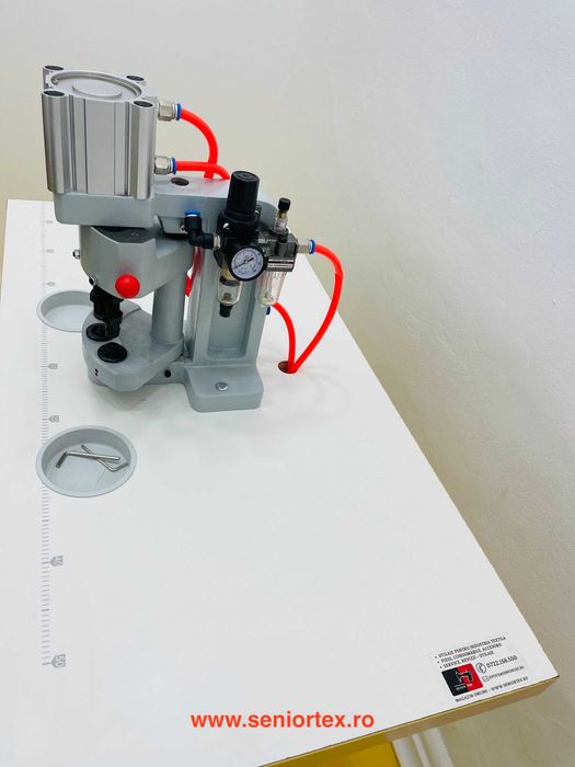 Masina de batut capse pneumatica cu 3 capete - EGGO E-Q3