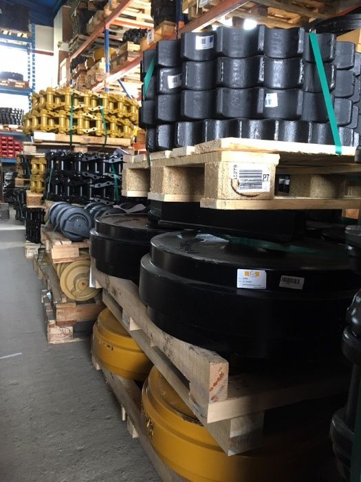 Lant senila, roti dintate, roti ghidaj pt. Excavatoare CAT 320 pe stoc