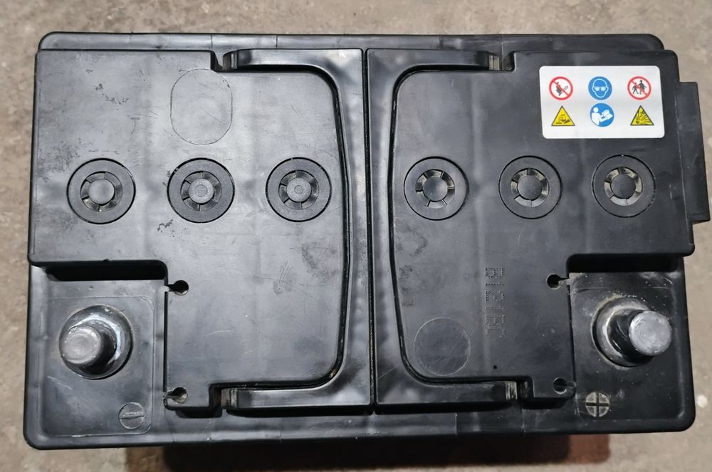 Vând baterie Rombat 12V, 80Ah