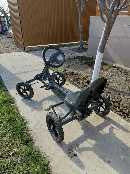 Cart cu pedale dinocars
