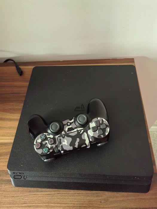 Ps 4 slim с 7 играми