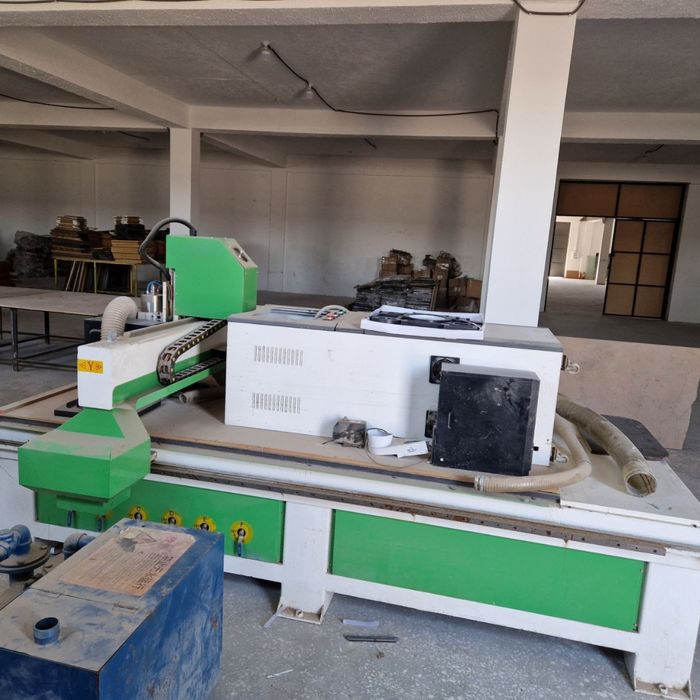 CNC frezer stanogi sotiladi