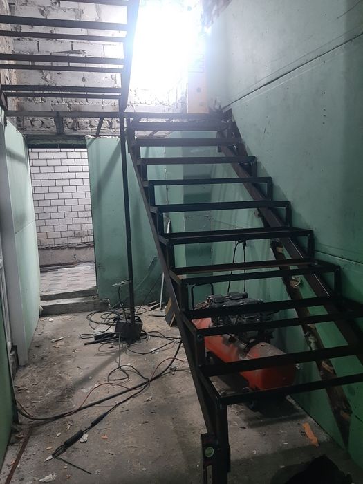 Лестница металлокаркас лестницы