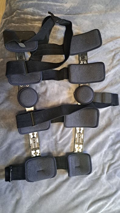 Vând orteza postoperatorie