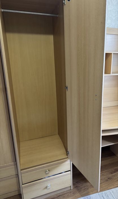 Продаю 2 платяных шкафа
