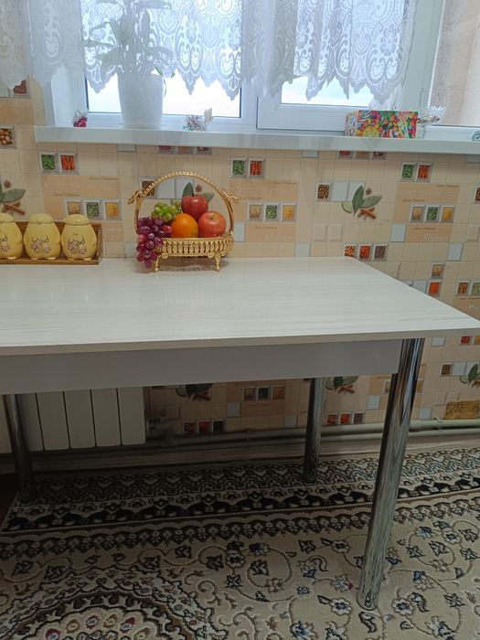 Продам кухонный стол