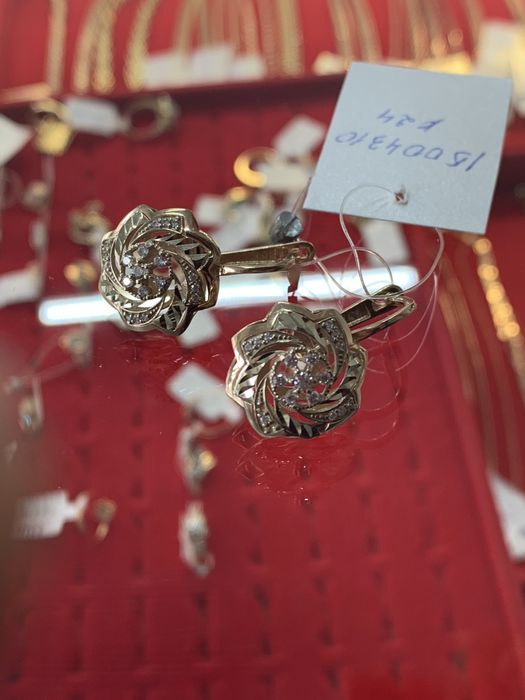 Золото серьги  г.Астана