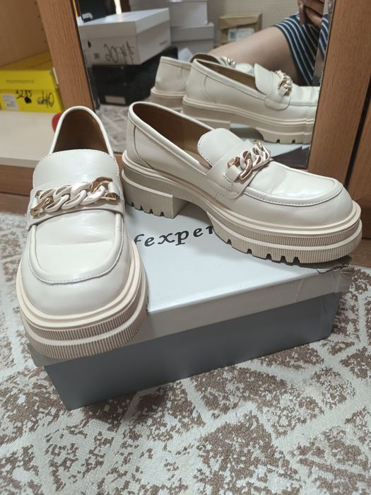 Продам женскую обувь