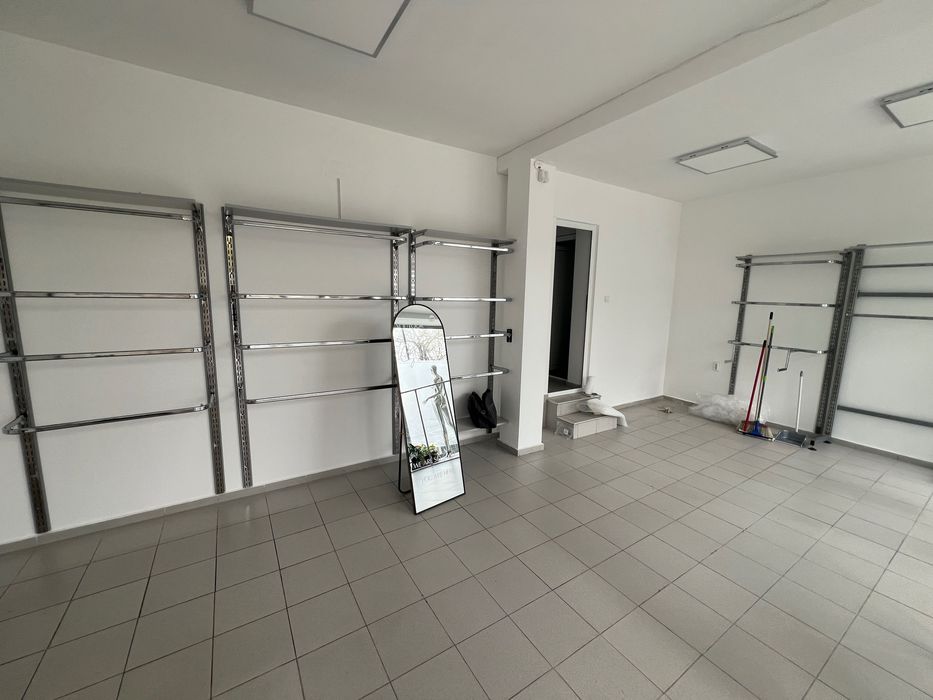 Оборудване за магазин, щендери, стелажи, луксозни дамски манекени, детски манекени