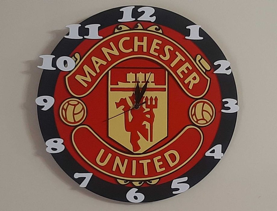 Стенен часовник на MANCHESTER UNITED-40 лв.