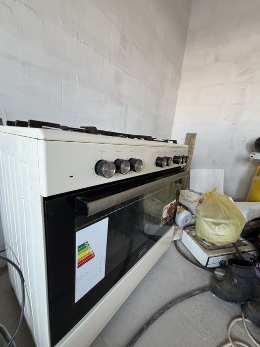 Продам Газ Плиту