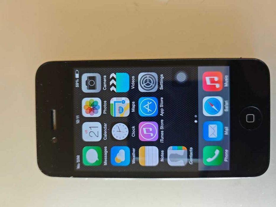 iPhone 4 16 gb отличен