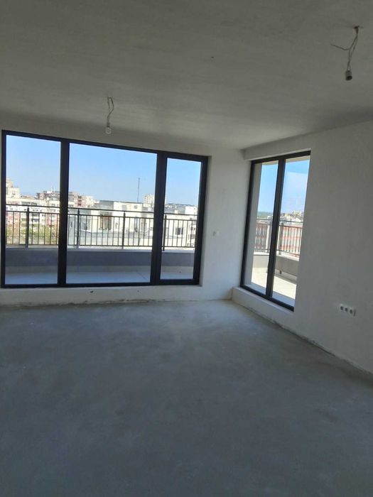 Продава се Двустаен апартамент в Пловдив, Тракия - 100 кв.м за 1330 €/кв.м - Снимка #1