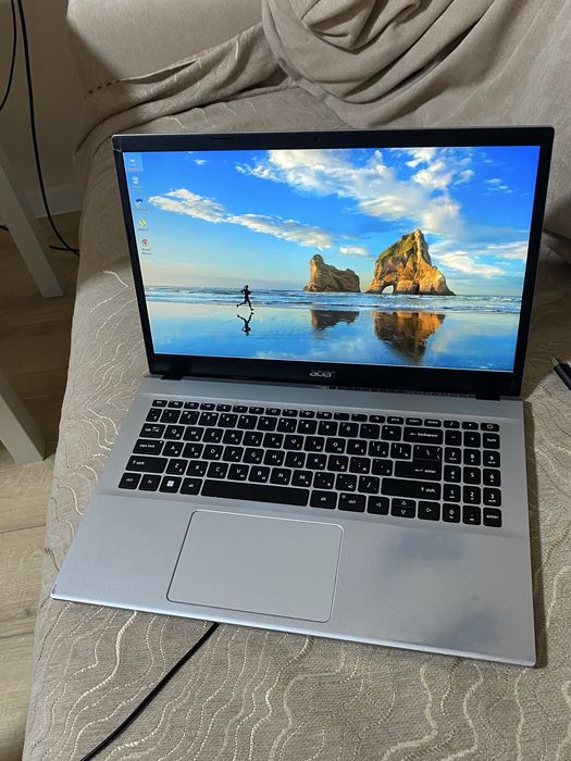 Acer aspire3,серебристый