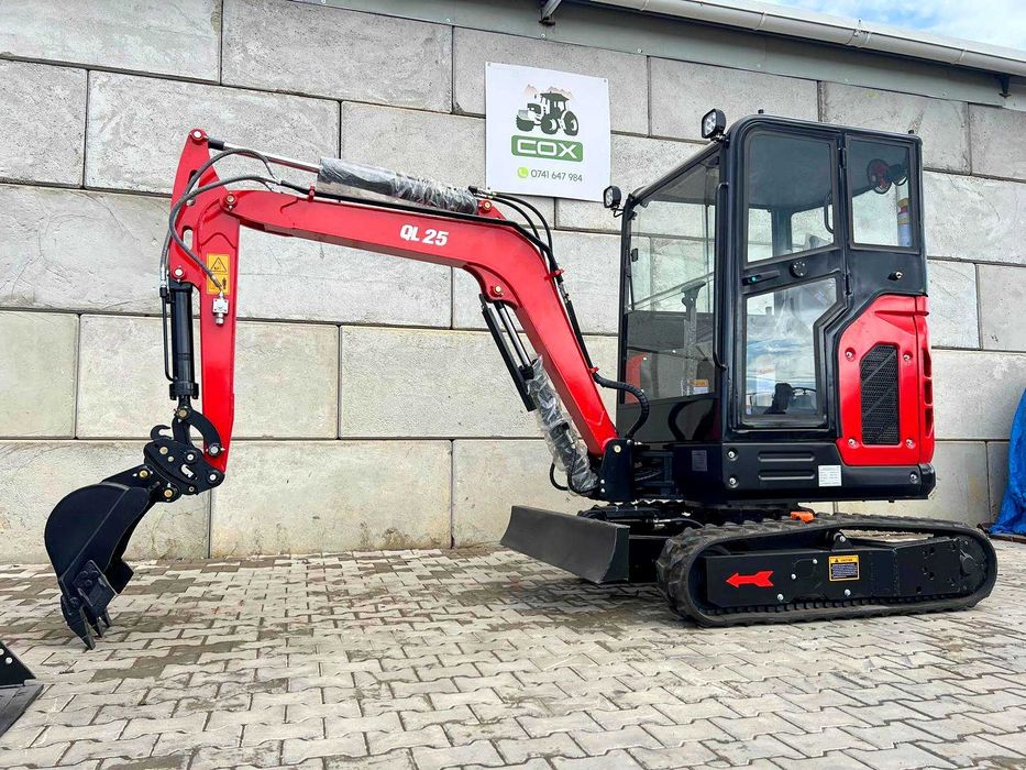 Мини багер Qilu – 2.5 т, двигател Kubota 25 кс + 3 кофи (нов) + видео