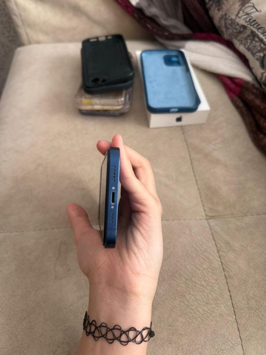 Продам Iphone 12 “64 GB”