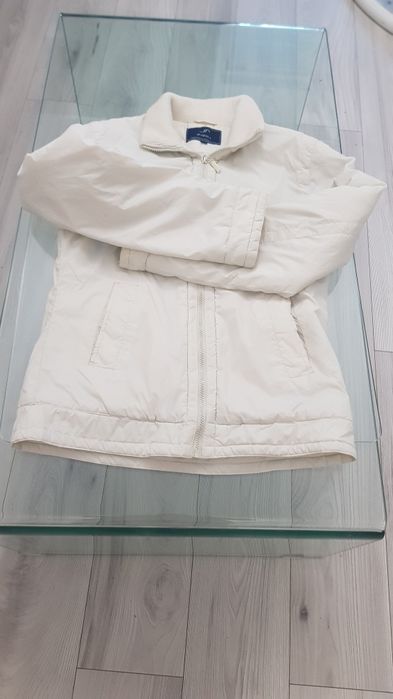 Vand geaca de fete ,marimea xxl, alba.