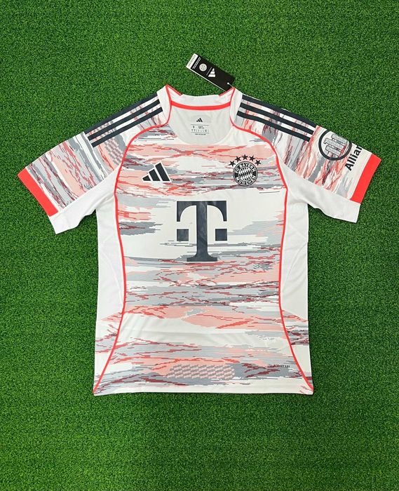 Ново! Байерн Мюнхен / Bayern Munich официални тениски 2025/2026 adidas