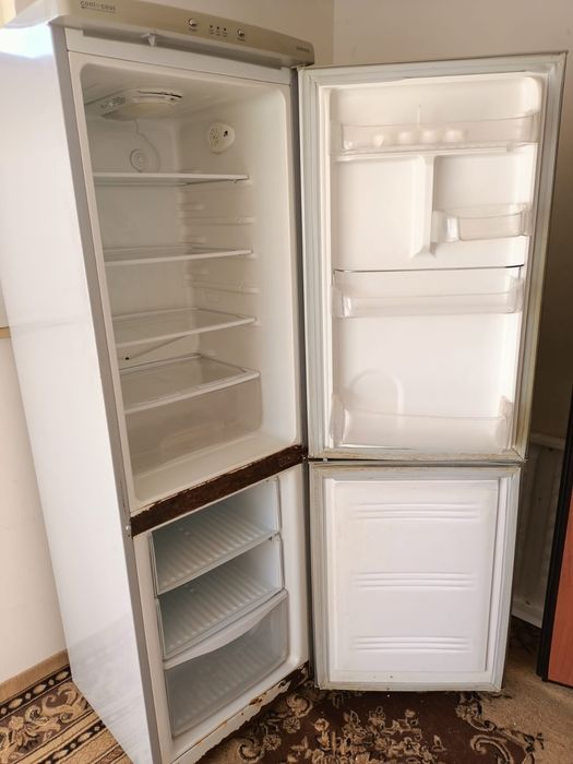 Холодильник рабочи