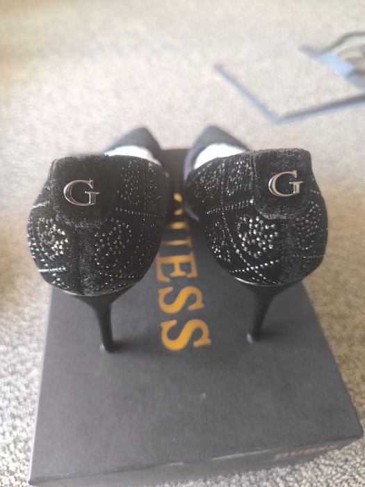 Дамски обувки Guess