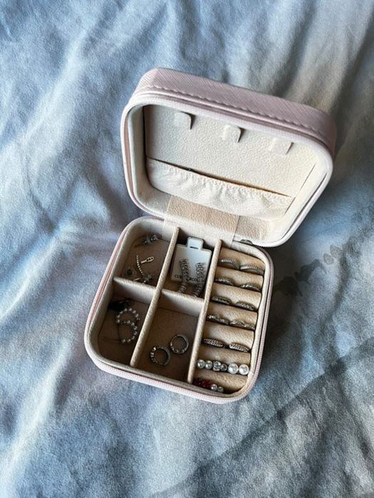 Кутий за бижута