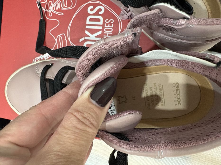 Продам ботинки фирмы GEOX на девочку