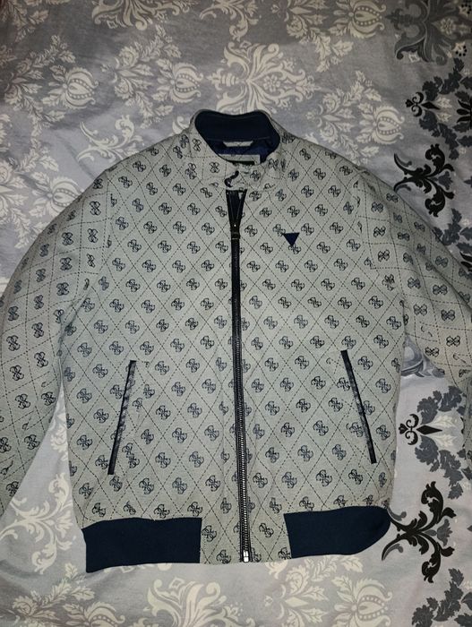 Бомбер яке Guess