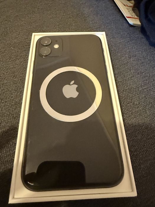 Vand Iphone 11 , 128Gb Liber de Retea