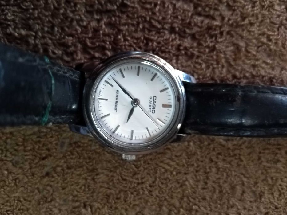 Продавам часовници