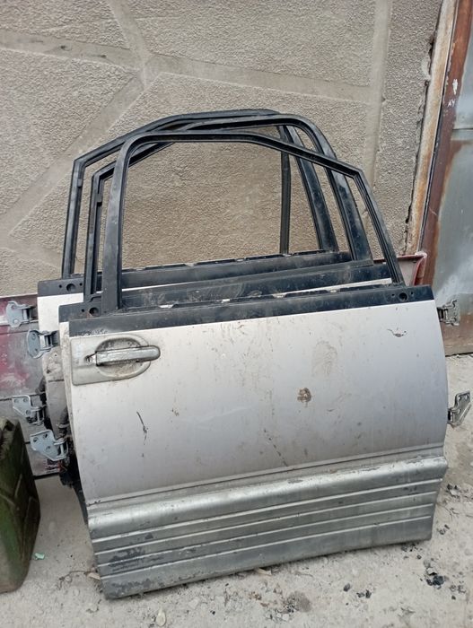 Двери Бампера Люсида Эмина Превия