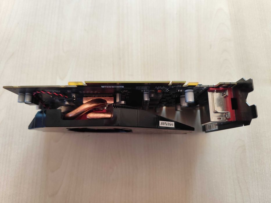 Placă video XFX Radeon HD 5770 1GB GDDR5 – Ediție Colecție / Retro Gaming
